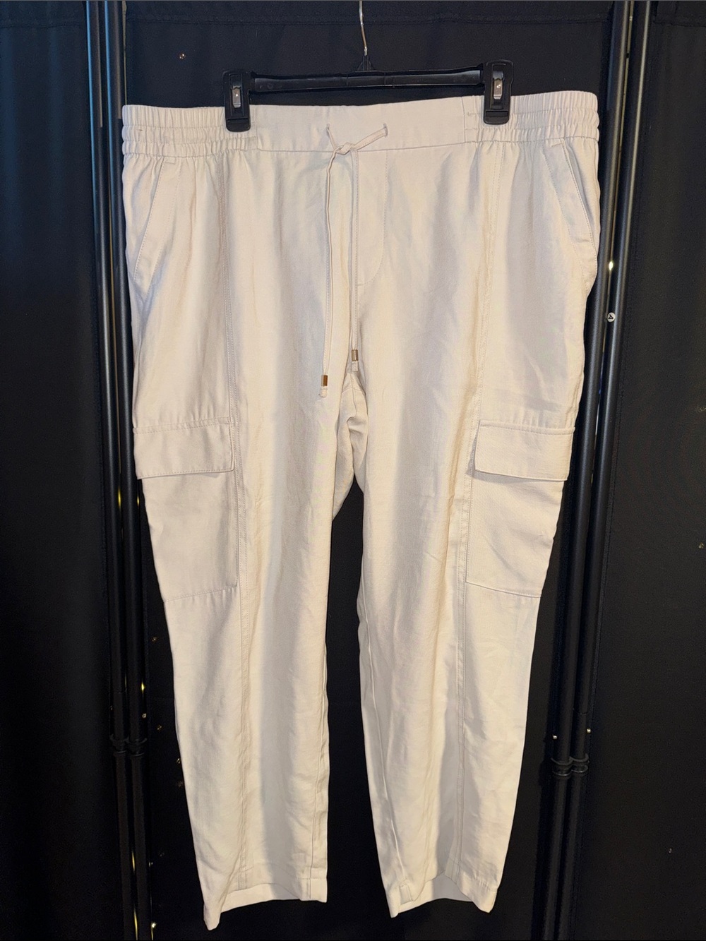 Old Navy Cream Cargo Jogger Pants